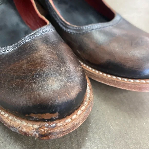 Freebird Women's Black and Brown Flats with Red Accents - Picture 7 of 8